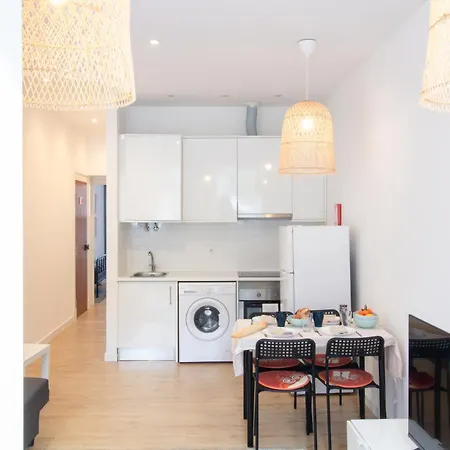 Serafina 1st Floor 2br 아파트