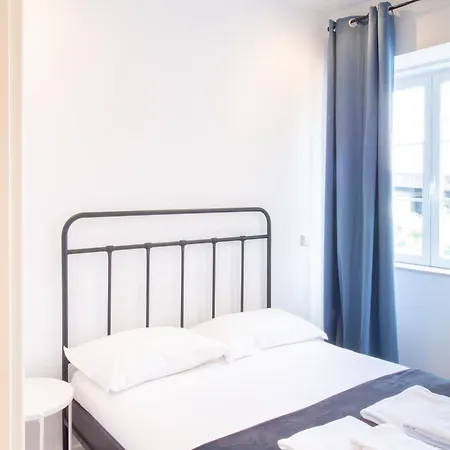 アパート Serafina 1st Floor 2br With Swimingpool