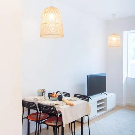 Serafina 1st Floor 2br 아파트 *