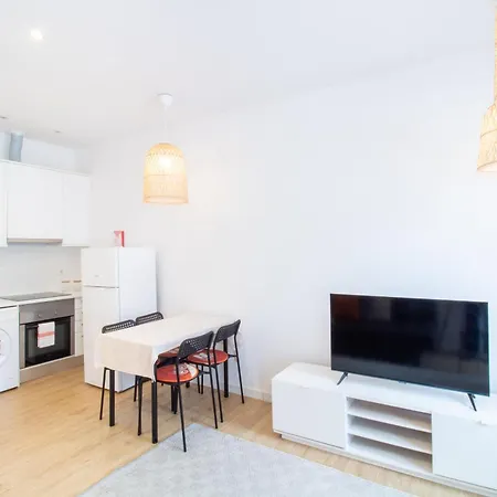 Serafina 1st Floor 2br With Swimingpool リスボン